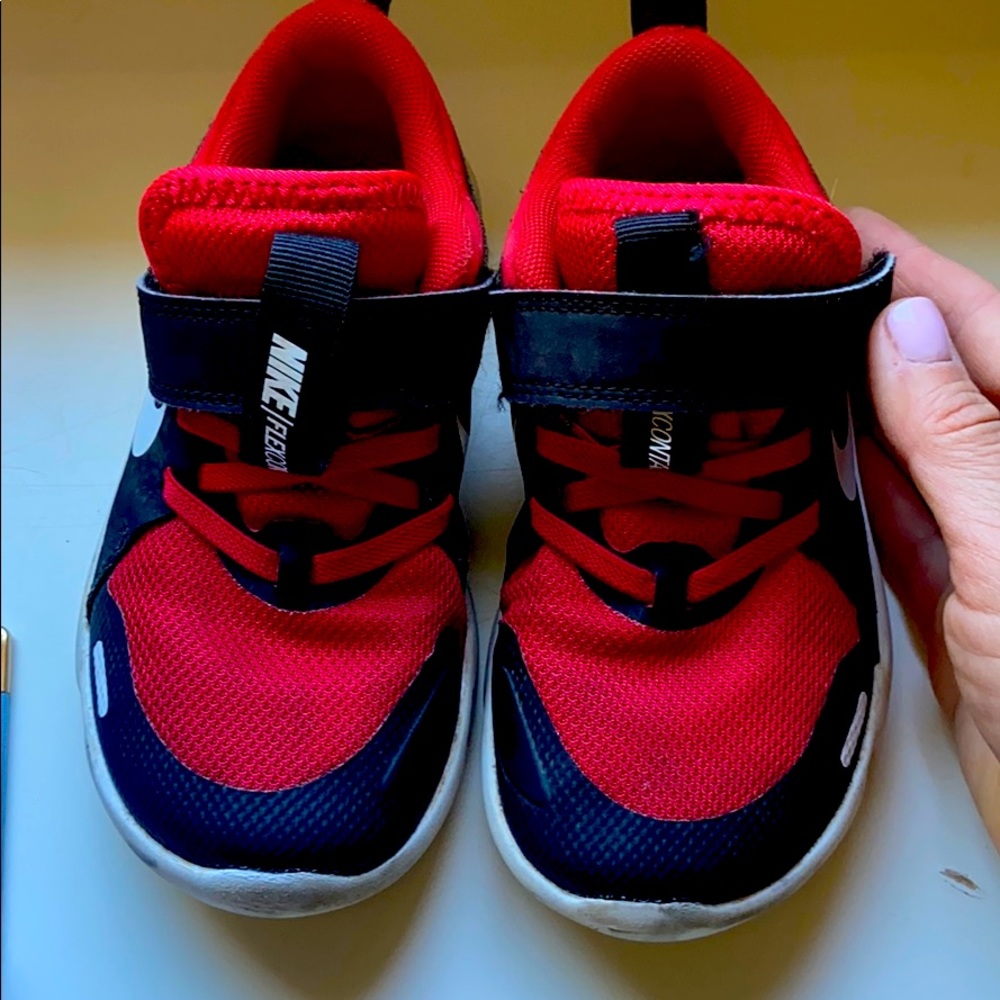 Nike tennis shoes